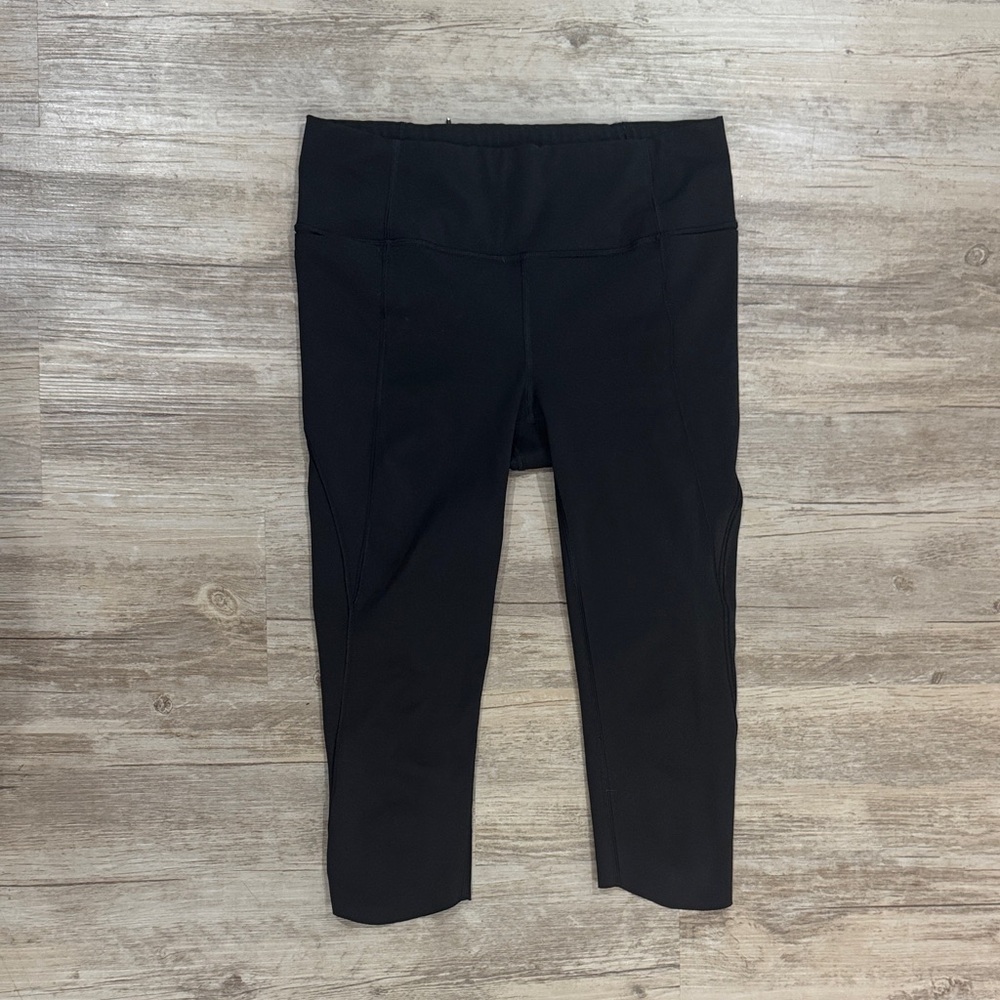 Women’s Athleta black capri leggings